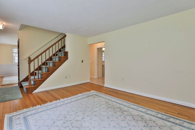 2 Hillside Drive, Hudson, NH 03051