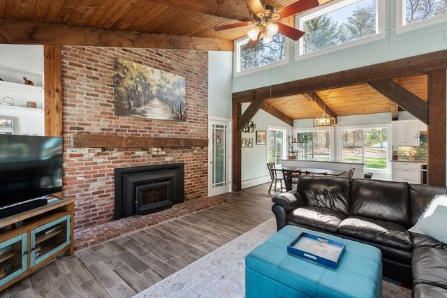 6 Cranberry Ln, Hudson, MA 01749