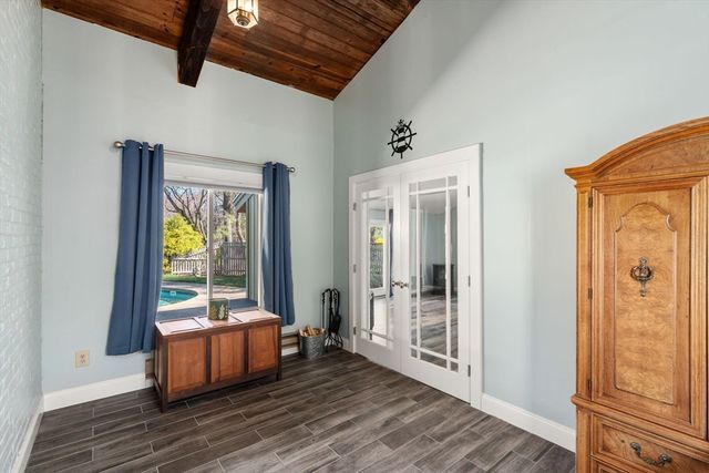 6 Cranberry Ln, Hudson, MA 01749