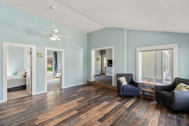 6 Cranberry Ln, Hudson, MA 01749