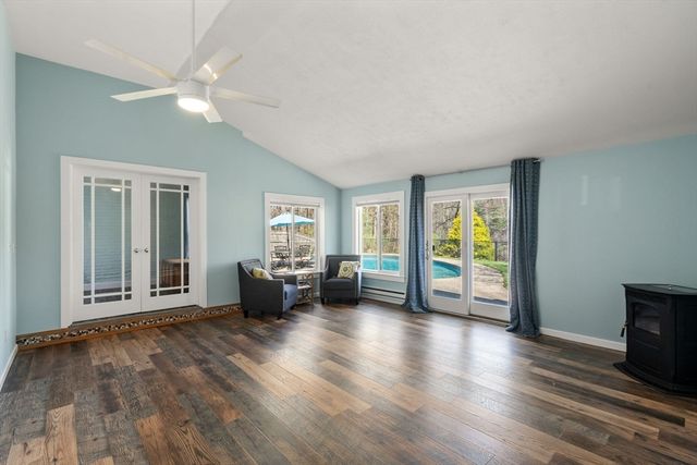 6 Cranberry Ln, Hudson, MA 01749