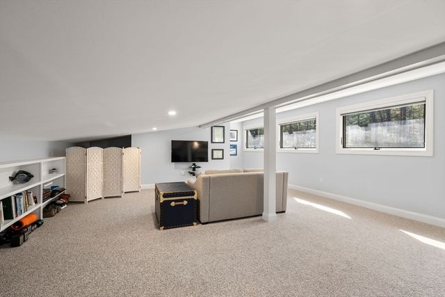 6 Cranberry Ln, Hudson, MA 01749