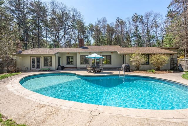 6 Cranberry Ln, Hudson, MA 01749