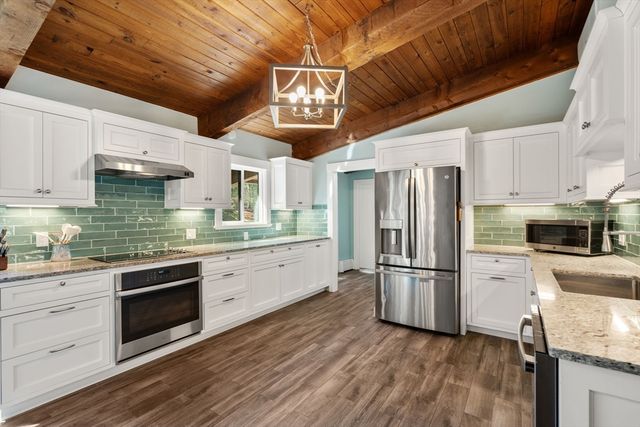 6 Cranberry Ln, Hudson, MA 01749