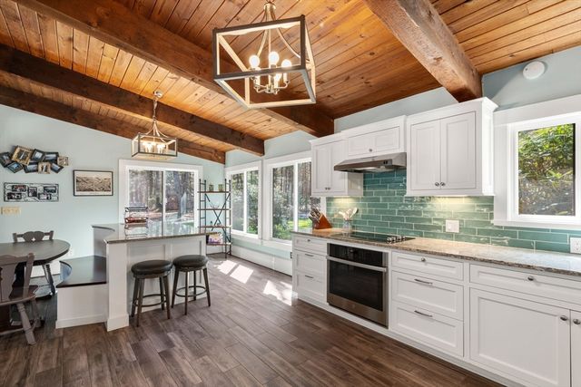 6 Cranberry Ln, Hudson, MA 01749