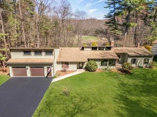 6 Cranberry Ln, Hudson, MA 01749