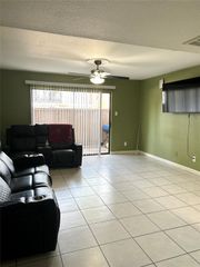206 Plaza Verde Drive D16, Houston, TX 77038