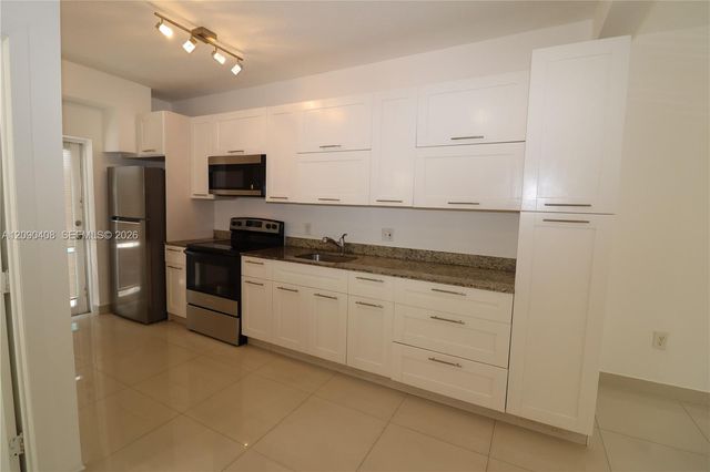 540 74th Street 3, Miami Beach, FL 33141