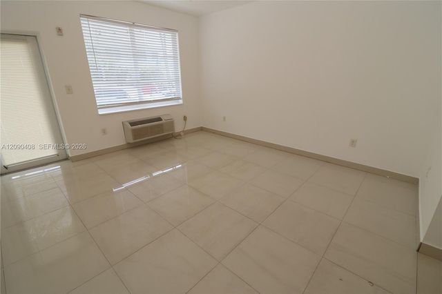 540 74th Street 3, Miami Beach, FL 33141
