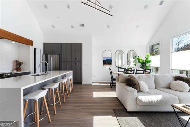 409 Burgundy Way, Woodstock, GA 30188