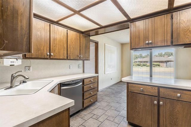 2340 Shadowlake Drive, Oklahoma City, OK 73159