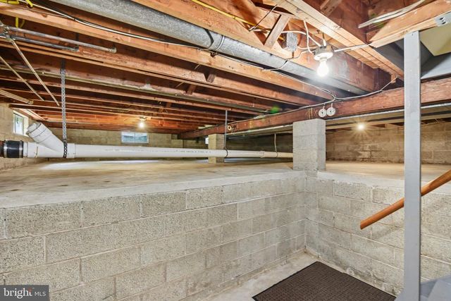 1819 WILLOW RD, Camp Hill, PA 17011