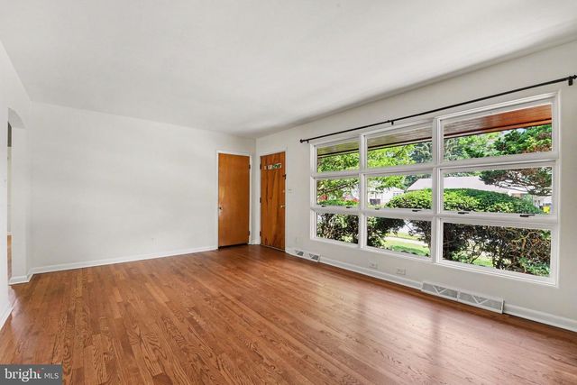 1819 WILLOW RD, Camp Hill, PA 17011
