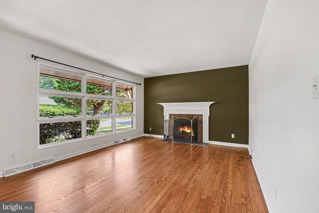 1819 WILLOW RD, Camp Hill, PA 17011