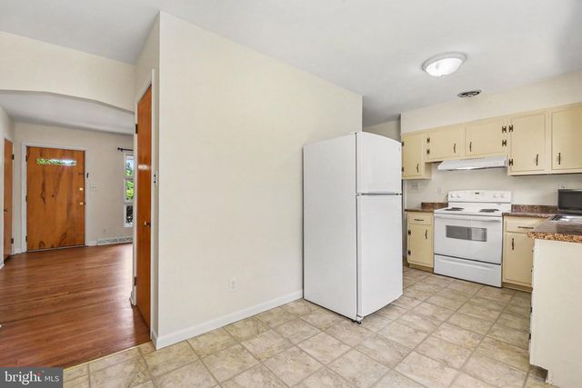 1819 WILLOW RD, Camp Hill, PA 17011