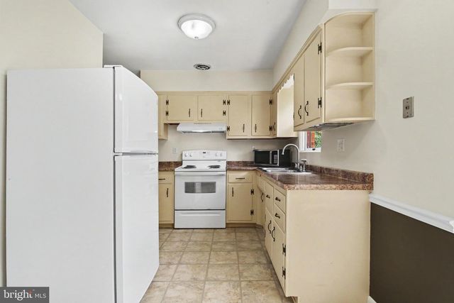 1819 WILLOW RD, Camp Hill, PA 17011