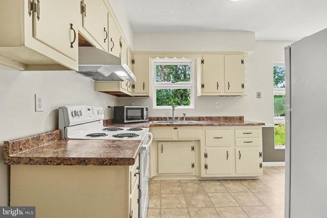 1819 WILLOW RD, Camp Hill, PA 17011