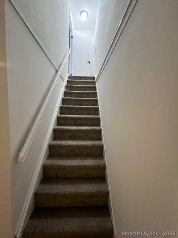 79 BETHS Lane 100, Bristol, CT 06010