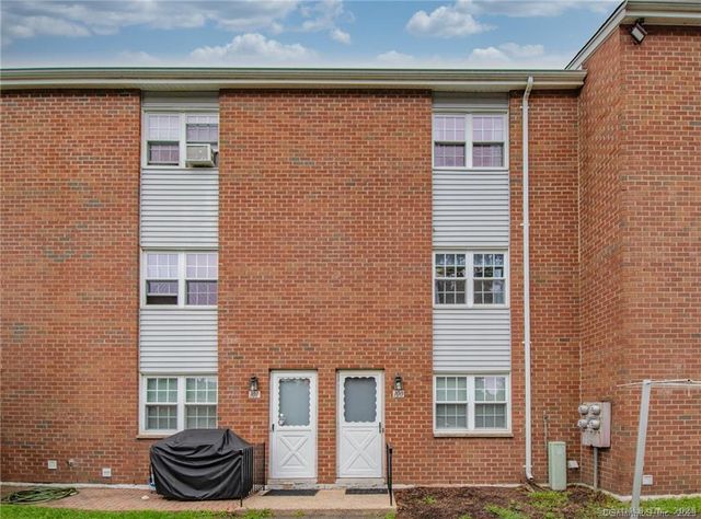 79 BETHS Lane 100, Bristol, CT 06010