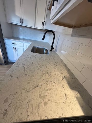 79 BETHS Lane 100, Bristol, CT 06010