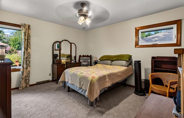 5540 SW 25th ST, Topeka, KS 66614