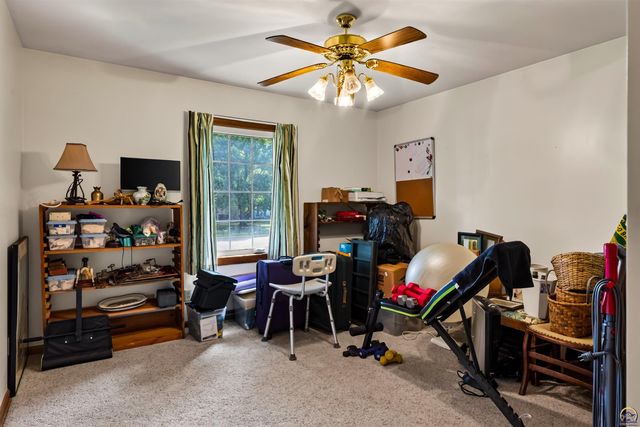 5540 SW 25th ST, Topeka, KS 66614