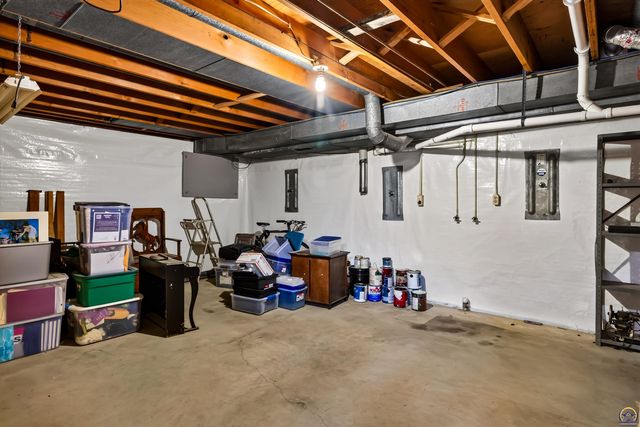 5540 SW 25th ST, Topeka, KS 66614