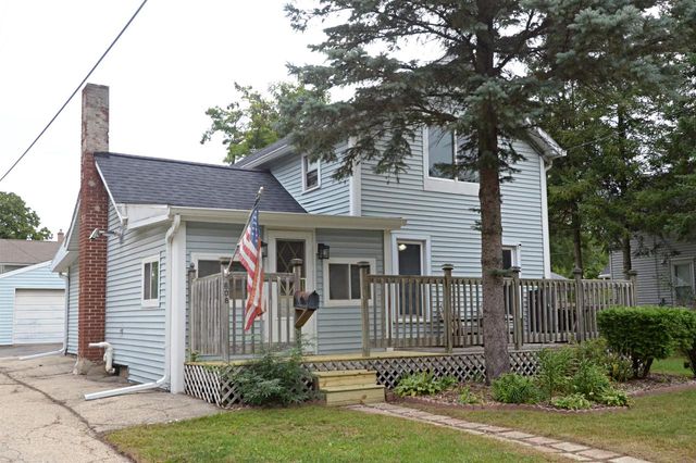 606 W Sherman Avenue, Fort Atkinson, WI 53538