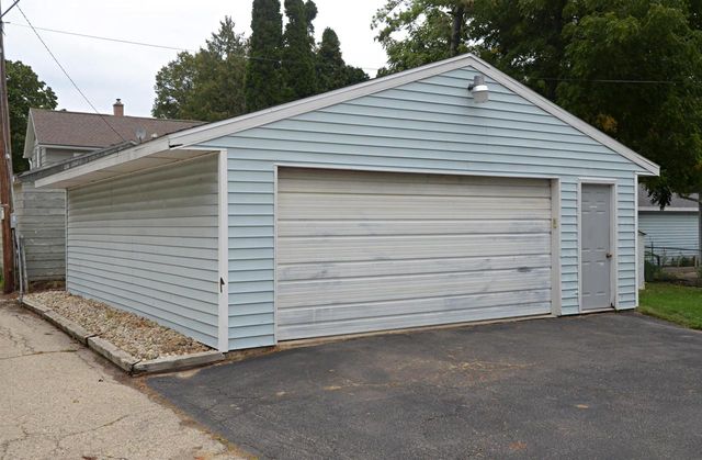 606 W Sherman Avenue, Fort Atkinson, WI 53538