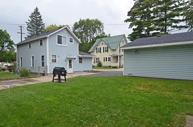 606 W Sherman Avenue, Fort Atkinson, WI 53538