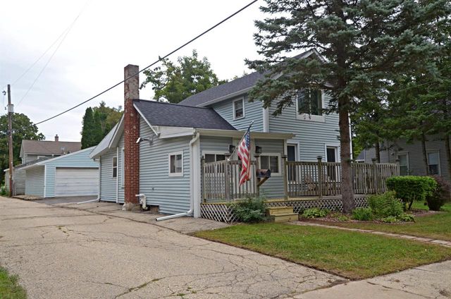 606 W Sherman Avenue, Fort Atkinson, WI 53538