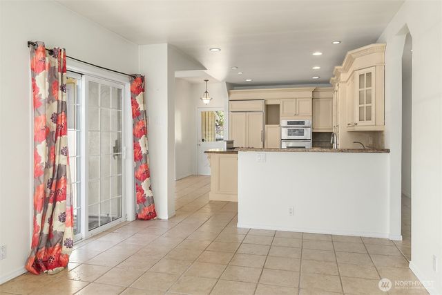 17463 SE 192nd Drive, Renton, WA 98058