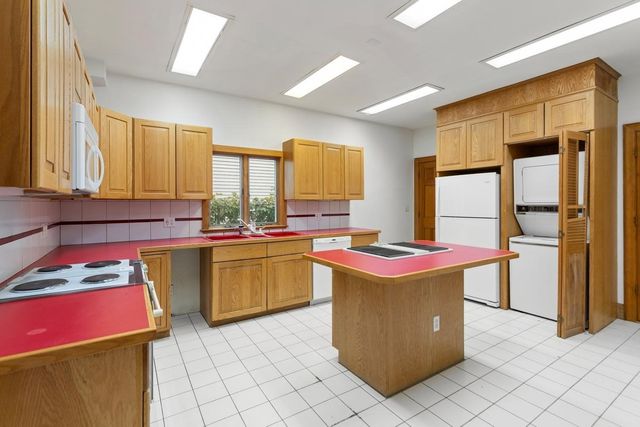 42 Howard St, Cambridge, MA 02139