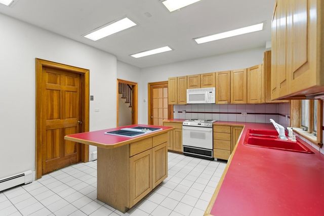 42 Howard St, Cambridge, MA 02139