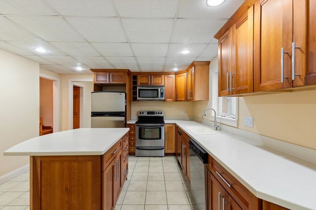 42 Howard St, Cambridge, MA 02139