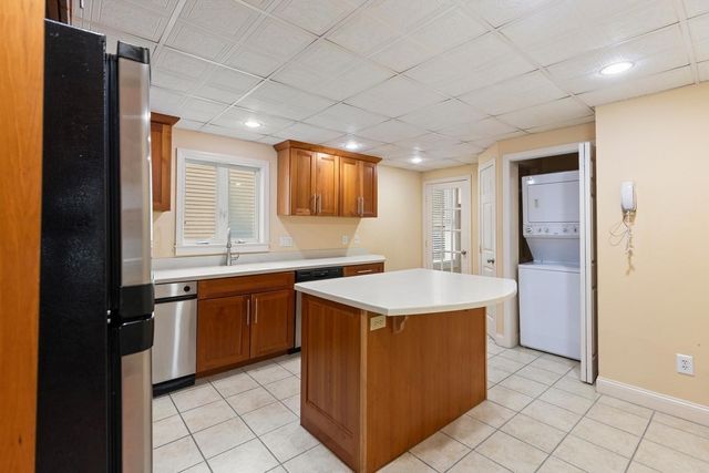 42 Howard St, Cambridge, MA 02139