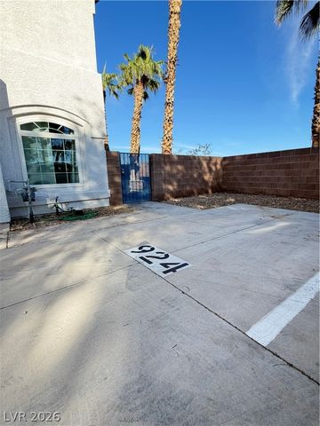 924 Angel Star Lane, Las Vegas, NV 89145