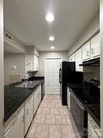 11002 Harrowfield Road, Charlotte, NC 28226