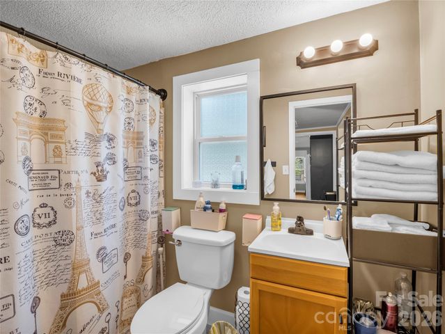 193 Middle Street, Ellenboro, NC 28040