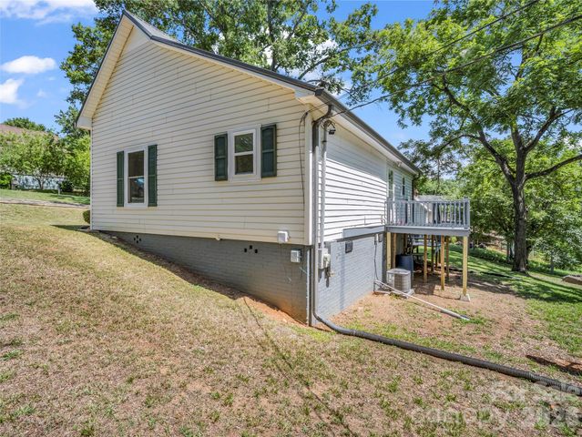 193 Middle Street, Ellenboro, NC 28040