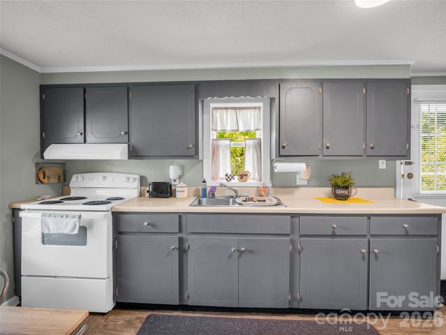 193 Middle Street, Ellenboro, NC 28040