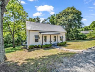 193 Middle Street, Ellenboro, NC 28040