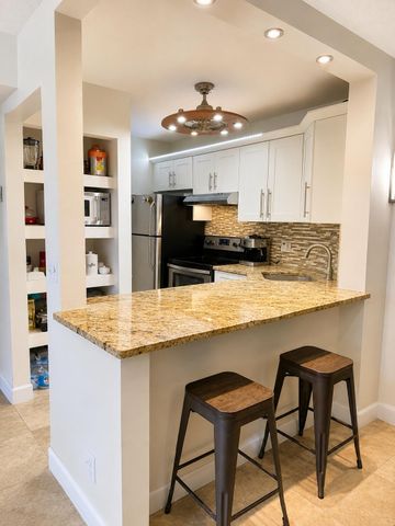627 Sea Pine Way C2, Greenacres, FL 33415