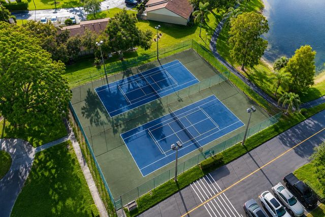 627 Sea Pine Way C2, Greenacres, FL 33415
