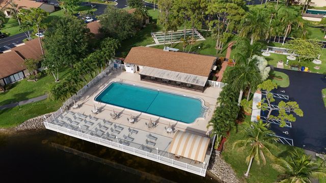 627 Sea Pine Way C2, Greenacres, FL 33415