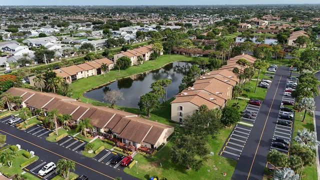 627 Sea Pine Way C2, Greenacres, FL 33415