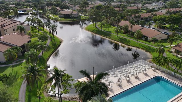 627 Sea Pine Way C2, Greenacres, FL 33415