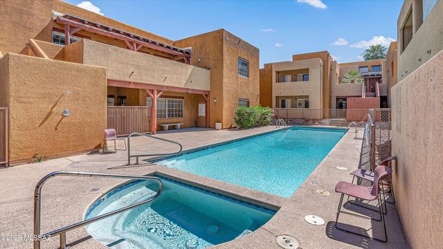 1810 E Blacklidge Dr Apt 102, Tucson, AZ 85719