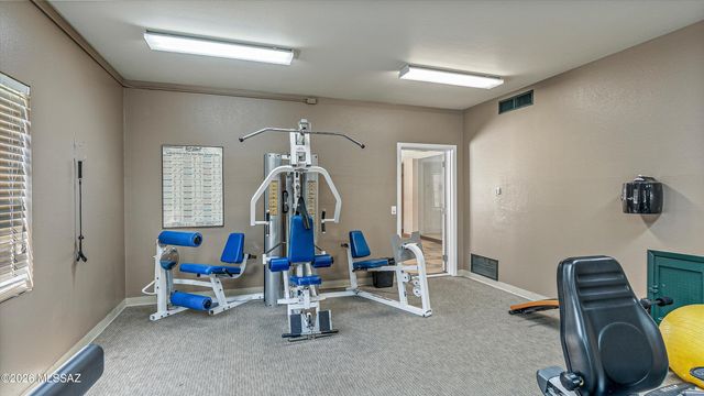 1810 E Blacklidge Dr Apt 102, Tucson, AZ 85719