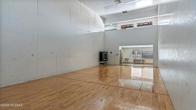 1810 E Blacklidge Dr Apt 102, Tucson, AZ 85719